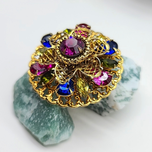Vintage 1960's Unsigned Gold Filigree & Rhinestone Multi-Layered Brooch Gorgeous - Picture 9 of 11